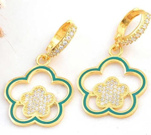 ​Gümüş Gold Sallantılı Çiçek Desenli Kadın Küpe