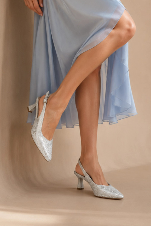 Aura Suni Deri Taşlı Sivri Burunlu Gümüş Stiletto