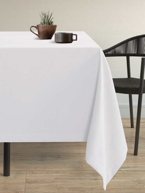 Kadife Dokulu Kar Beyazı Dertsiz Masa Örtüsü