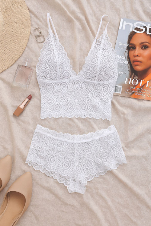 Beyaz Dantel Bralet Şort Takımı – Romantik Ve Zarif İç Giyim