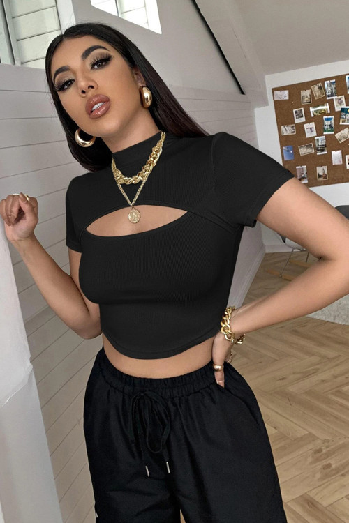 Siyah Göğüs Dekolteli Yarım Kollu Cut Out Crop Top Bluz