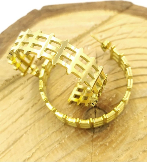 Gold Renk Figürlü Çelik Küpe