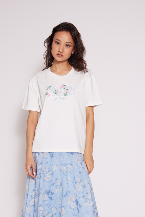 NAKIŞLI KISA KOLLU T-SHIRT