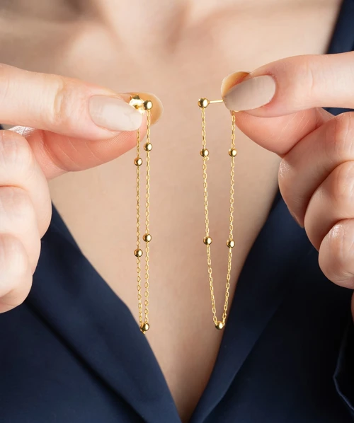 925 Ayar Gümüş Çift Zincirli Gold Top Detaylı Kadın Küpe