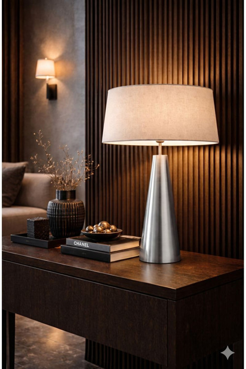 Belfort Luxury 901 Gümüş Renk Ahşap Abajur – Keten Şapkalı Modern Masa Lambası 60 cm