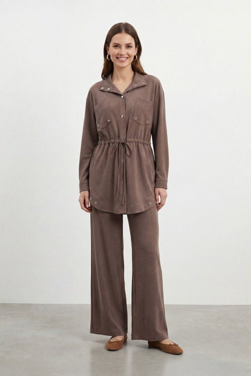 Kadın Dik Yaka Çıtçıt Detaylı Belden Bağlamalı Tunik Pantolon Takım – 14443TKS - BROWN
