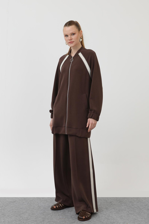 Kadın Fermuarlı Omuzu Hazır Şerit Detaylı Pantolonlu Takım - 14290TKS - BROWN