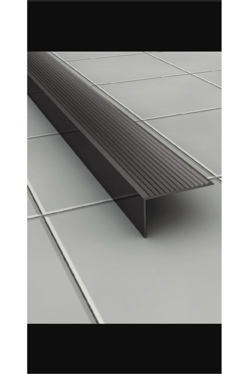 L Model Metal Merdiven Basamak Profili Çıtası Köşebent Bitim Profil Siyah 4cm*2cm*2.7m