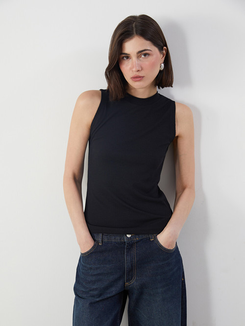 Modest Siyah Tişört