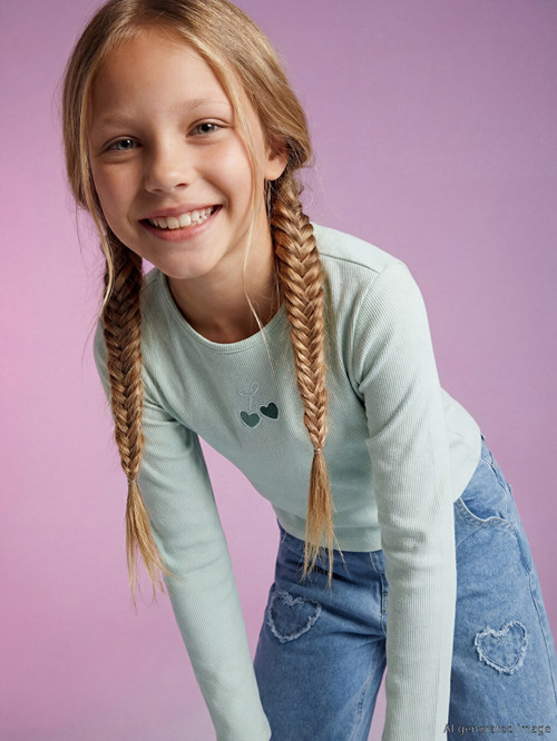 LCW Kids Mavi Kız Çocuk Nakışlı Bisiklet Yaka Tişört