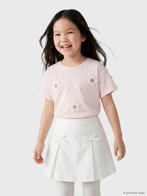LCW Kids Pembe Bisiklet Yaka Nakışlı Kız Çocuk Tişört