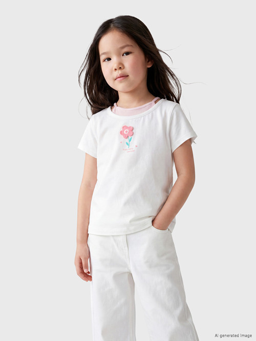 LCW Kids Beyaz Çiçek Nakışlı Kız Çocuk Tişört
