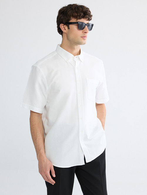 LCWAIKIKI Classic Beyaz Regular Fit Armürlü Erkek Basic Gömlek