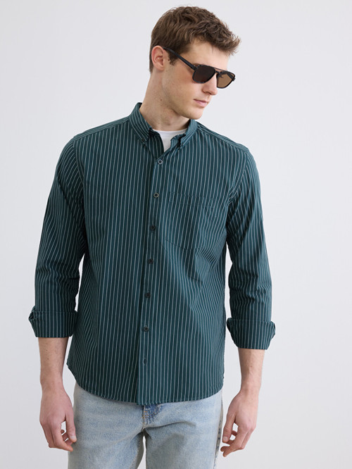 LCWAIKIKI Classic Yeşil Regular Fit Çizgili Armürlü Erkek Gömlek