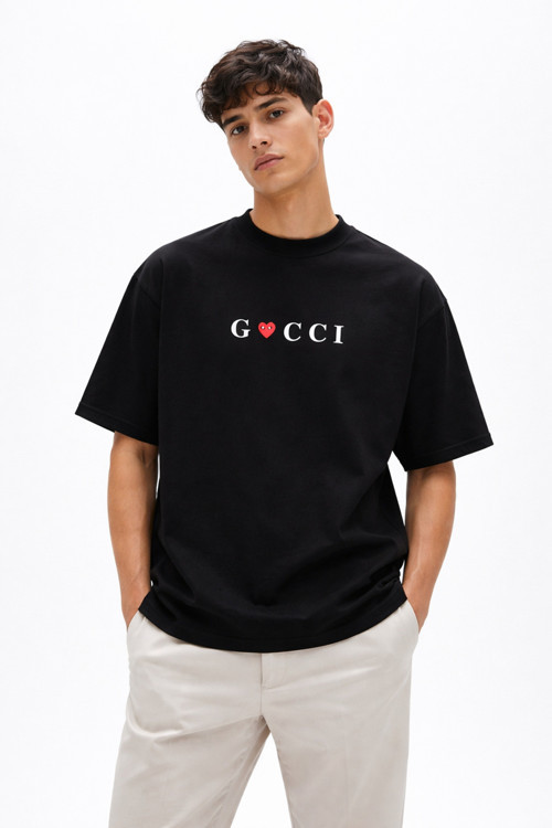 UNİSEX GUCİİ COMME DES GARÇONS LOGO YAZILI ÖN BASKILI OVERSİZE KALIN KUMAŞ BOL KESİM PAMUKLU T-SHİRT