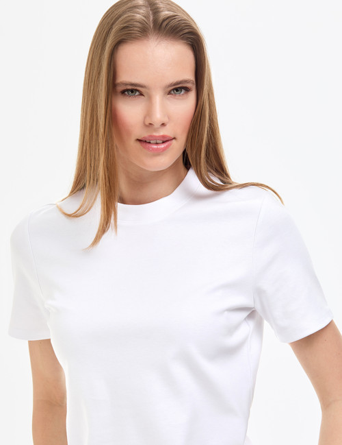 Beyaz Regular Fit Bisiklet Yaka Basic Tişört 50323570-VR013