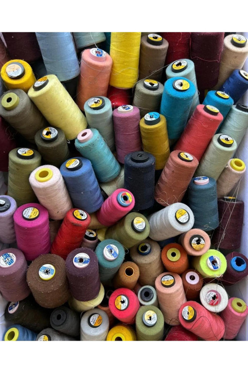 120 Numara 1 Kg Karışık Renkler Dikiş Ipi 10-20 Adet Arası Gönderilir.