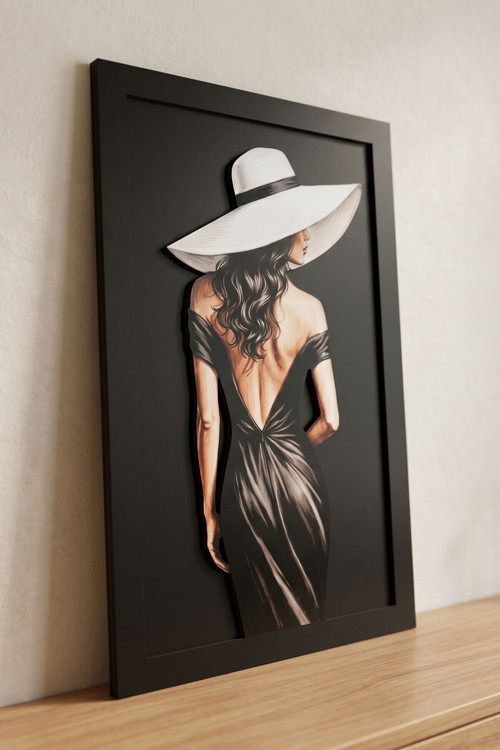 Aura - Şapkalı Kadın Figürlü 3 Katmanlı Sanatsal Ahşap Duvar Tablosu 40x68 cm