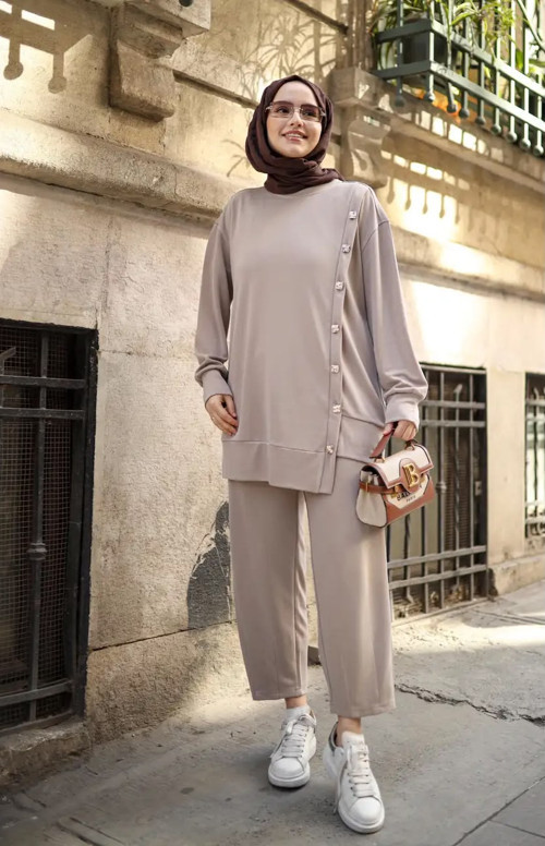 İpek Cupra Kumaş Düğme Detaylı Tunik Pantolon Takım – Bej / Haki