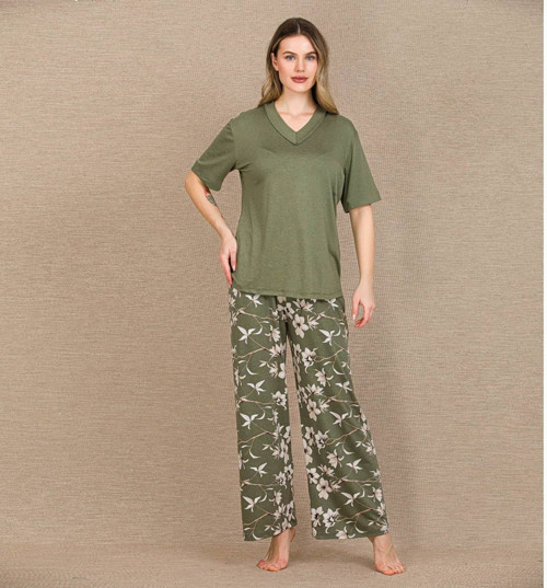 Şık Tasarım Çiçek Desenli Yeşil Kısa Kol Viskon Pijama Takımı
