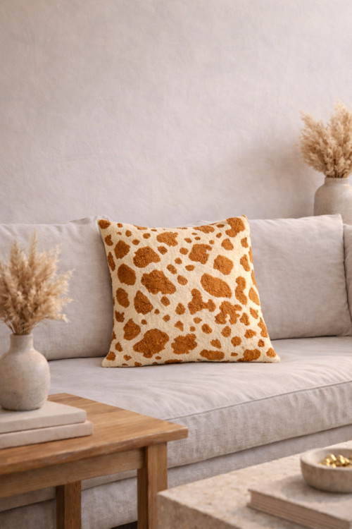 Savanna Zürafa Desenli Bukle Dokuma Hardal Kırlent Kılıfı (43X43 Cm) - Animal Print Modern