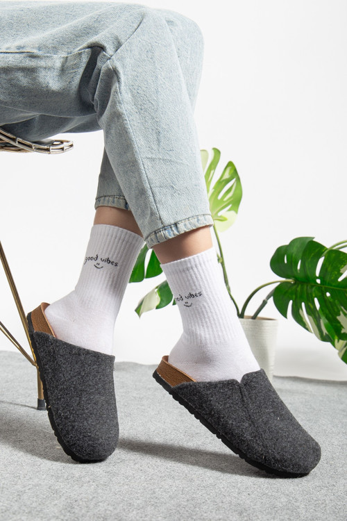 Kadın Mantar Taban Eva Konfor Moda Kışlık Önü Kapalı Keçe Model Sabo Outdoor Günlük Rahat Ev Terlik