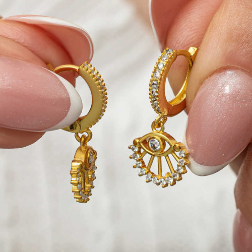Göz Figürlü Gold Kaplama 925 Ayar Gümüş Sallantılı Küpe