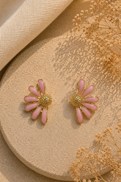 Daisy Mineli Gold Renk Çivi Küpe