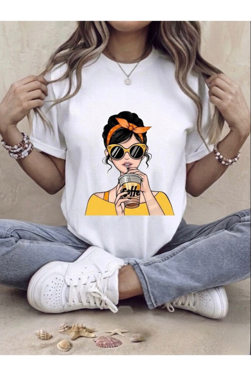 Kadın Kahve İçen Kız Figürlü Tasarım Oversize T-Shirt