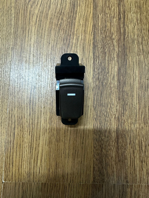 Hyundai Sonata Ön Sağ Cam Düğme 2008-2012