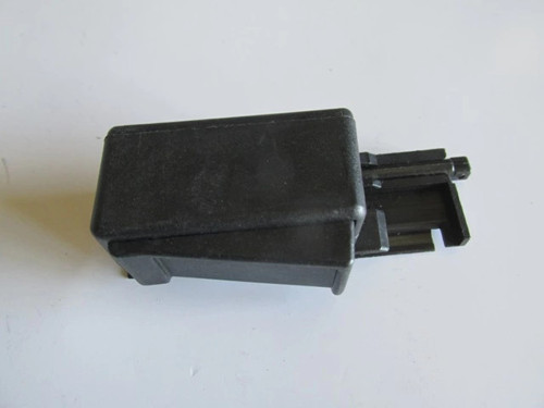 Fiat Doblo- 2006-2010 Arka Kapı Cam Kilitleme Mandalı Sağ (Sürgülü Kapı) (Oem No:55170911)