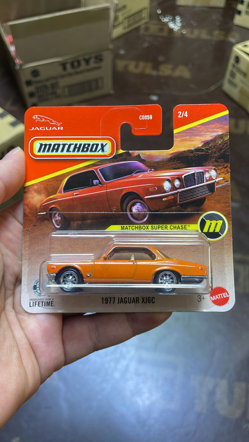 1977 Jaguar XJ6C Super Chase 1:64 Diecast Model Araba