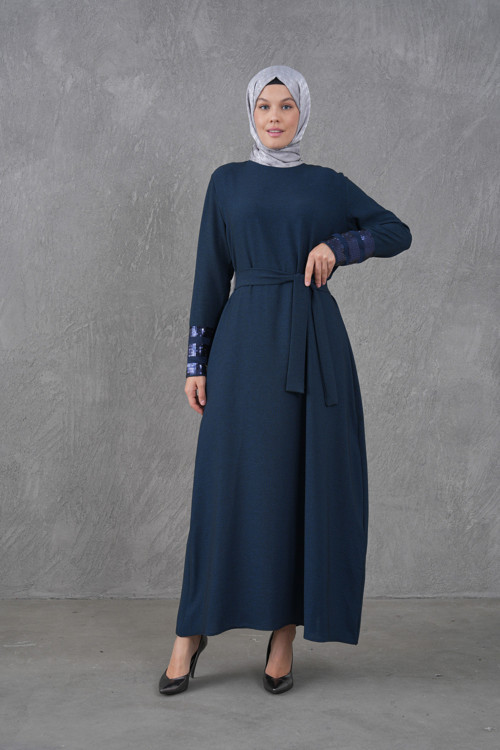 Kolları Payet Garnidetaylı Kuşaklı Elbise