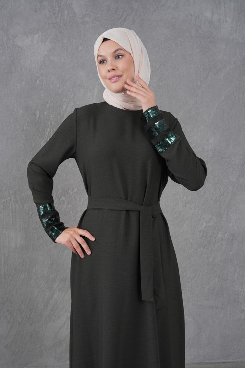 Kolları Payet Garnidetaylı Kuşaklı Elbise