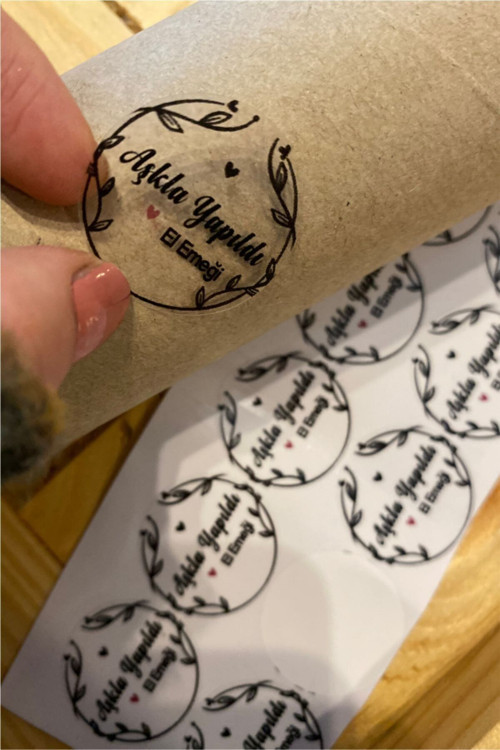 Şeffaf Sticker Aşkla Yapıldı - 3 Cm Çapında 90 Adet