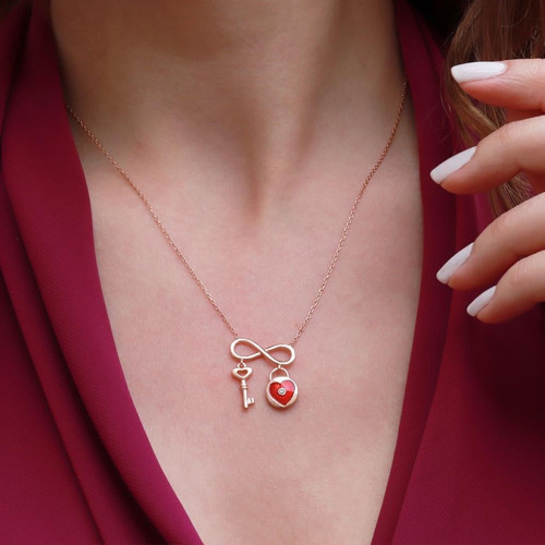 Sonsuzluğun Anahtarı Mineli Çift Taraflı Rose Gold Kaplama Gümüş Kolye