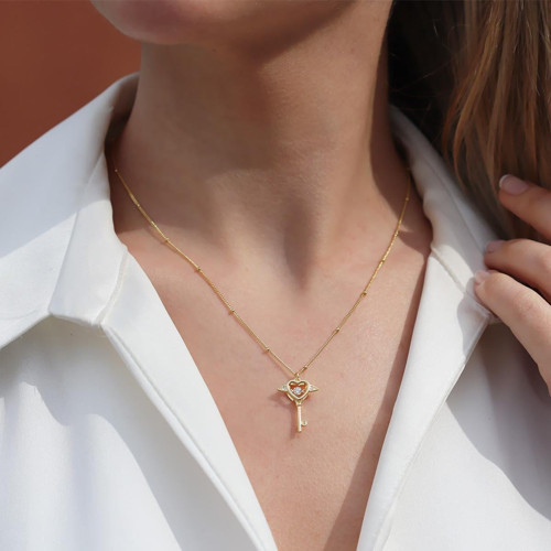 Kalp Kanatlı Kilit Gold Kaplama Gümüş Kolye