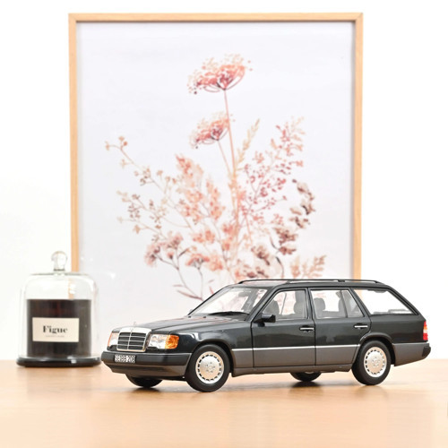 183960 1/18 Mercedes-Benz 300 D T-Modell 1990 Blueblack Metallic