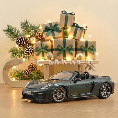 187272 1/18 Porsche 718 Spyder RS w/ Weissach Pack 2023 Forest Green