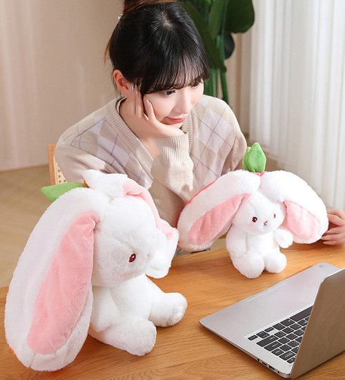 Çilek Tavşan Çantalı 50 Cm