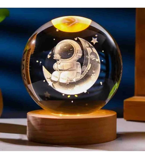 Ay Üstünde Astronot Tasarımlı Cam Küre - Dekoratif Işıltı