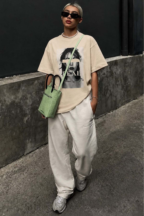 Bej Oversize Baskılı Kadın Tişört Mg1764