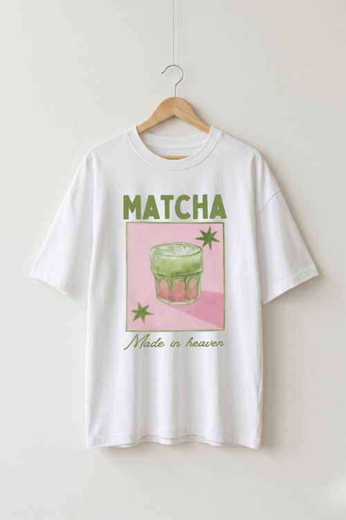 Oversize Unisex Beyaz Çilekli Matcha Latte Grafik Tasarım T-shirt