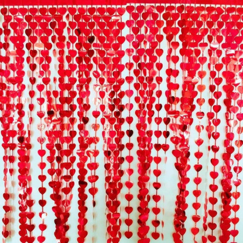 Arka Fon Perde Kırmızı Folyo 100x180 cm (Kalp Şekilli, Saçaklı)