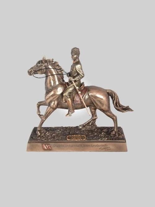 Mustafa Kemal Atatürk At Üstünde Figür 29 cm