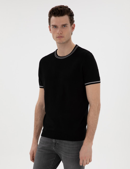 Siyah Slim Fit Bisiklet Yaka Triko Tişört 50306045-VR046