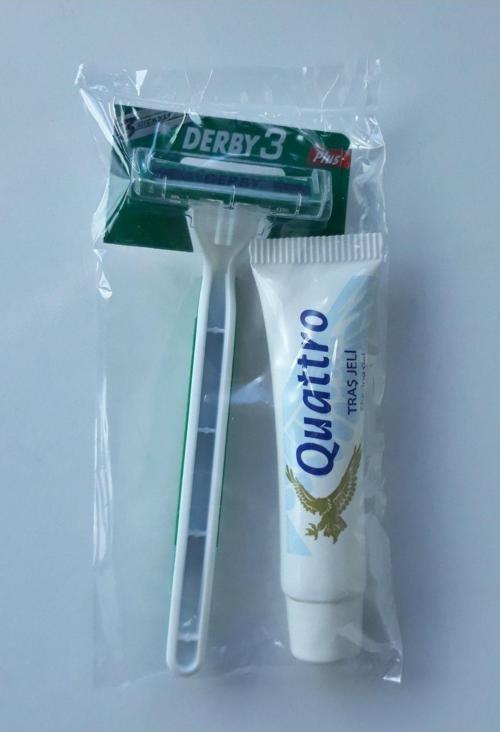 Otel Tipi Seyehat Tipi Tıraş Seti Jelatinli 3 Bıçaklı Tıraş Bıçağı + 15 Ml Tıraş Jeli