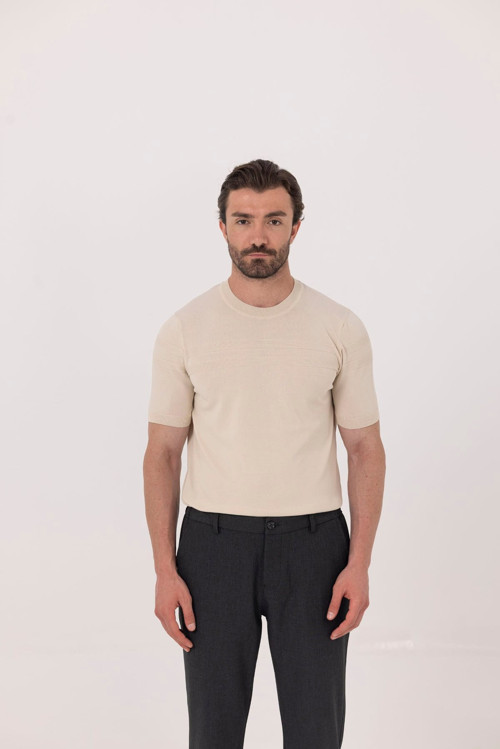 Bej Bisiklet Yaka Jakarlı Triko T-shirt