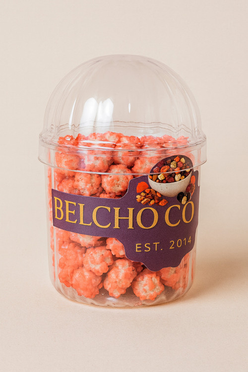 Kristal Plastik Pinterest Baharatlık İçinde Çilekli Creamy Leblebi Draje ve Beyaz Kaşığı - 150 Gr.