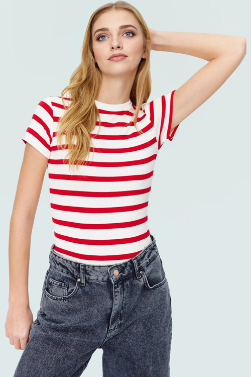 Moda Bisiklet Yaka Örme Slim Çizgili Desen Casual Günlük Regular Kısa Kol Bluz